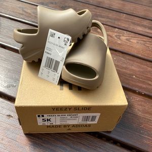 Adidas Yeezy Slide Infant Earth Brown